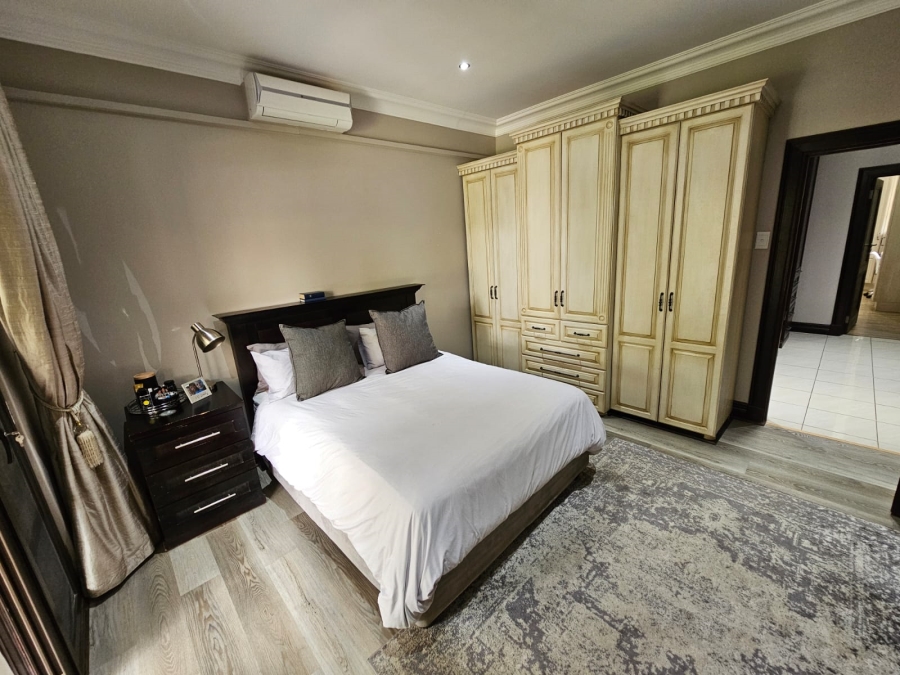 5 Bedroom Property for Sale in Jim Fouchepark Free State